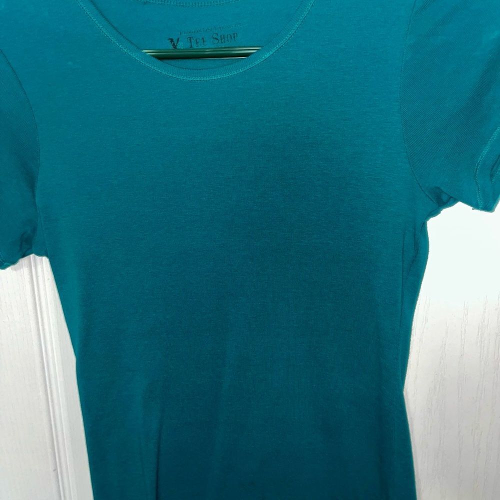 V Tee Shop Teal Short Sleeve Women's Top